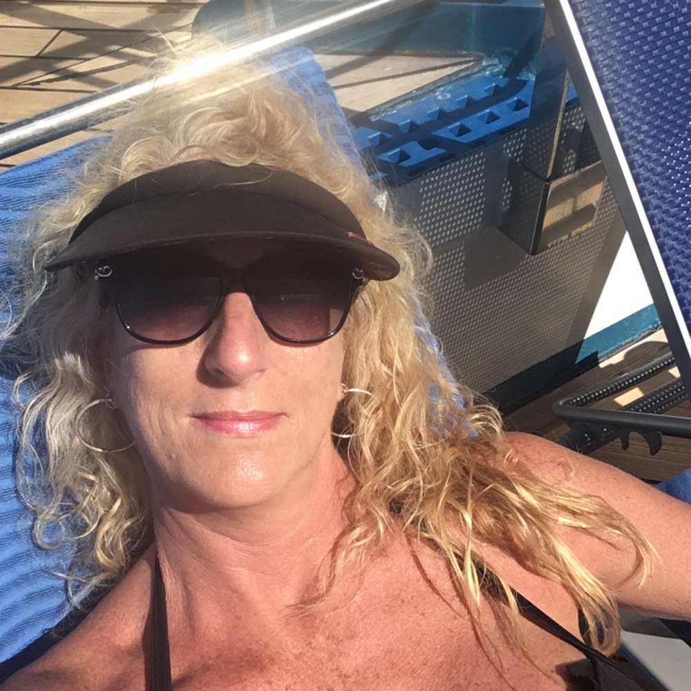 Meet your Posher, Julia